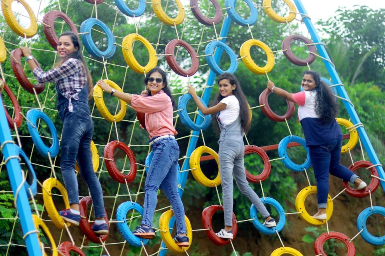 Rejoice Hotell Vadodara Eksteriør bilde